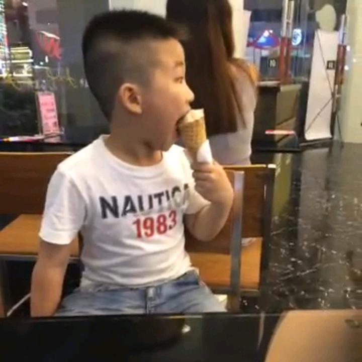 黑少