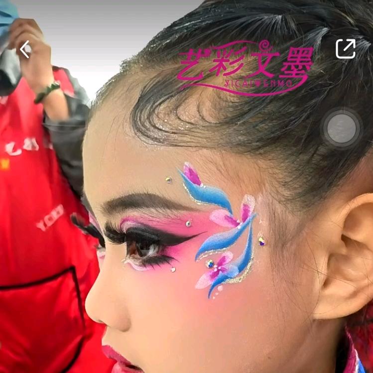 瓶子💕 • 舞台妆 • 彩绘