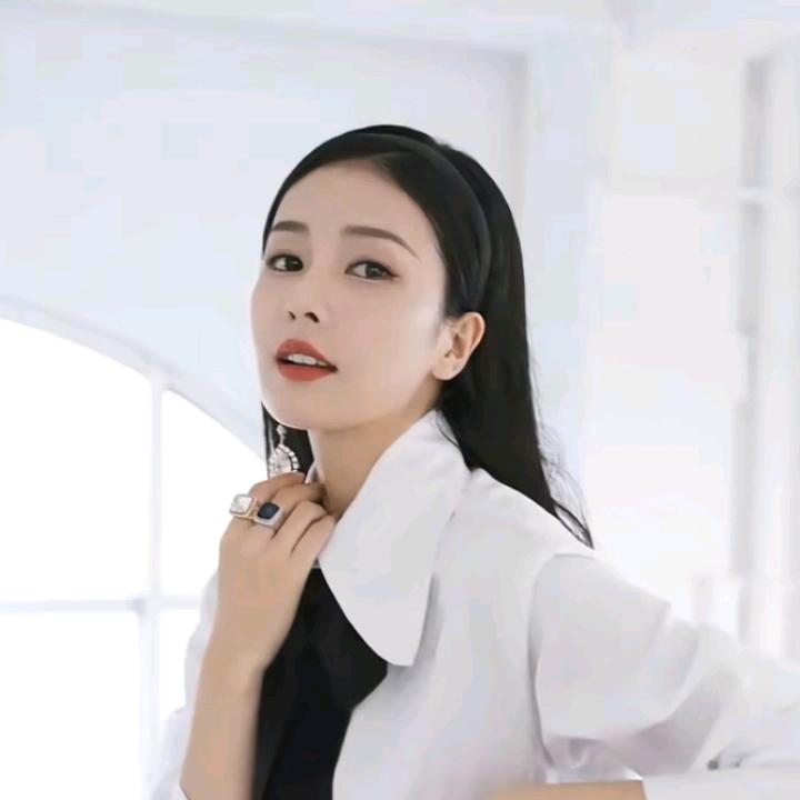 阳婷.