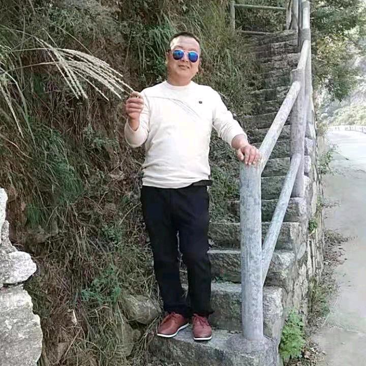 雨中慢步