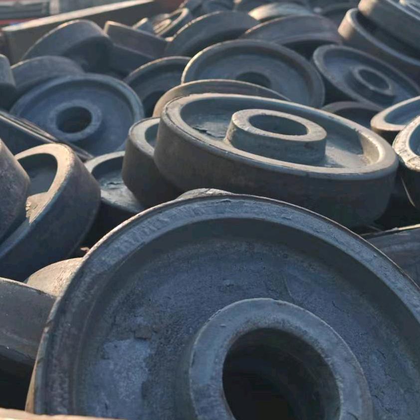 冯杰宝山铁路火车轮轴煅造