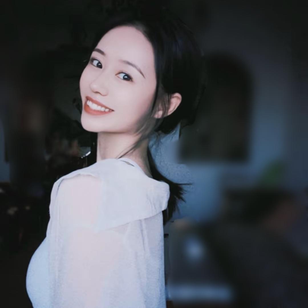 ⁷.