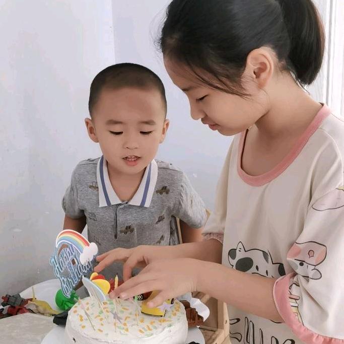 两个宝贝的妈妈