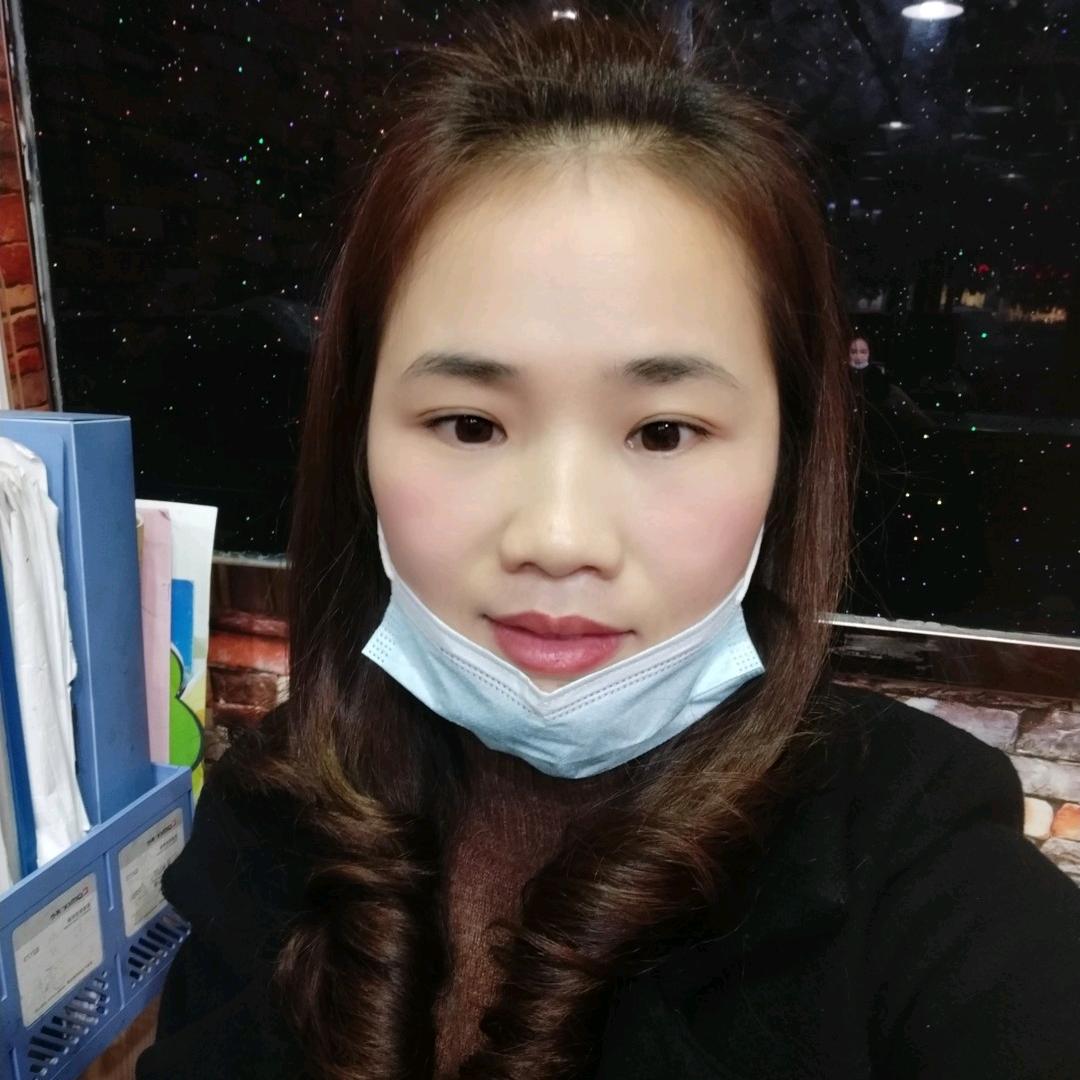 荣县A+A烫染美发