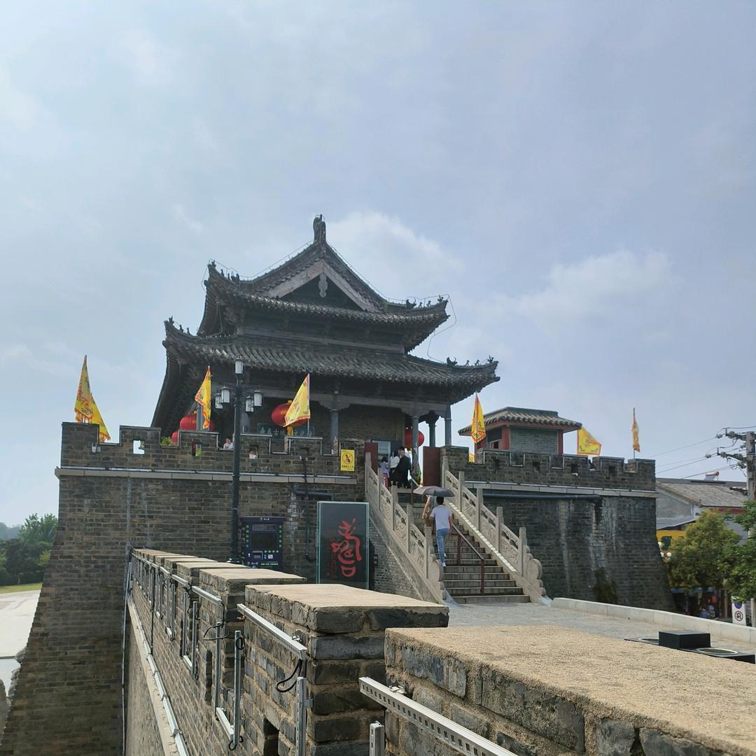 明明来了