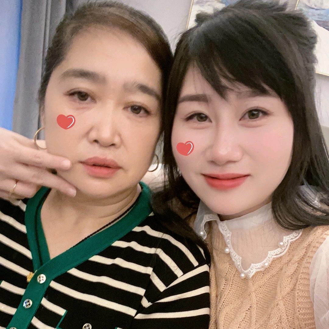 霞姐首播。
