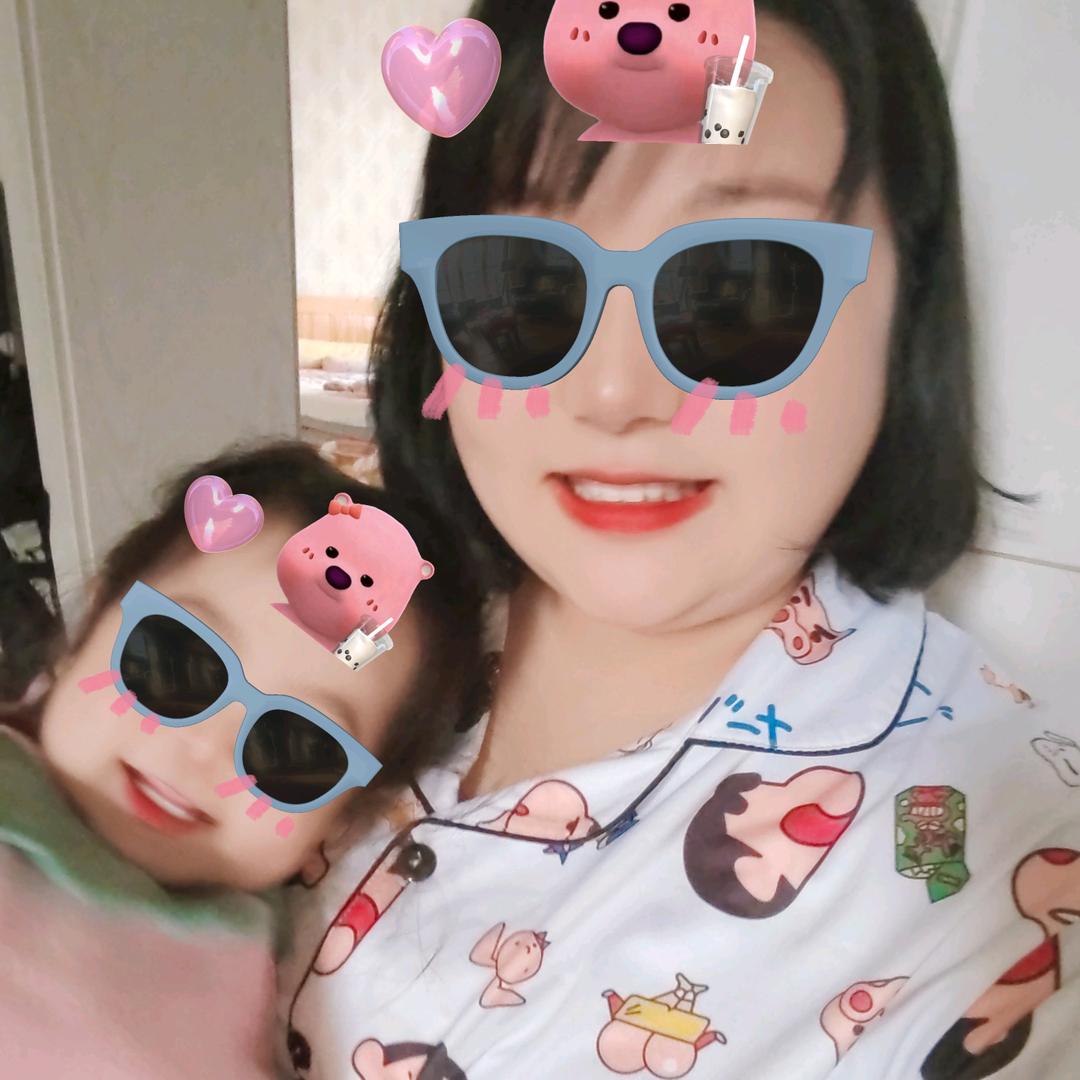 佳佳是皮皮的妈