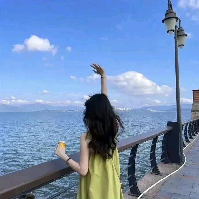 July-治愈系☀️