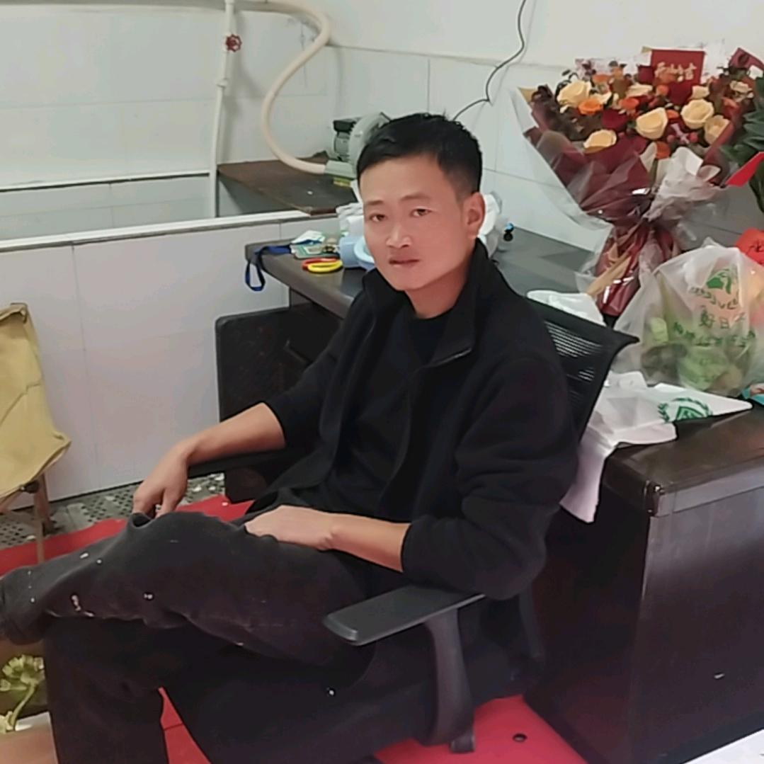 启强鱼铺小万