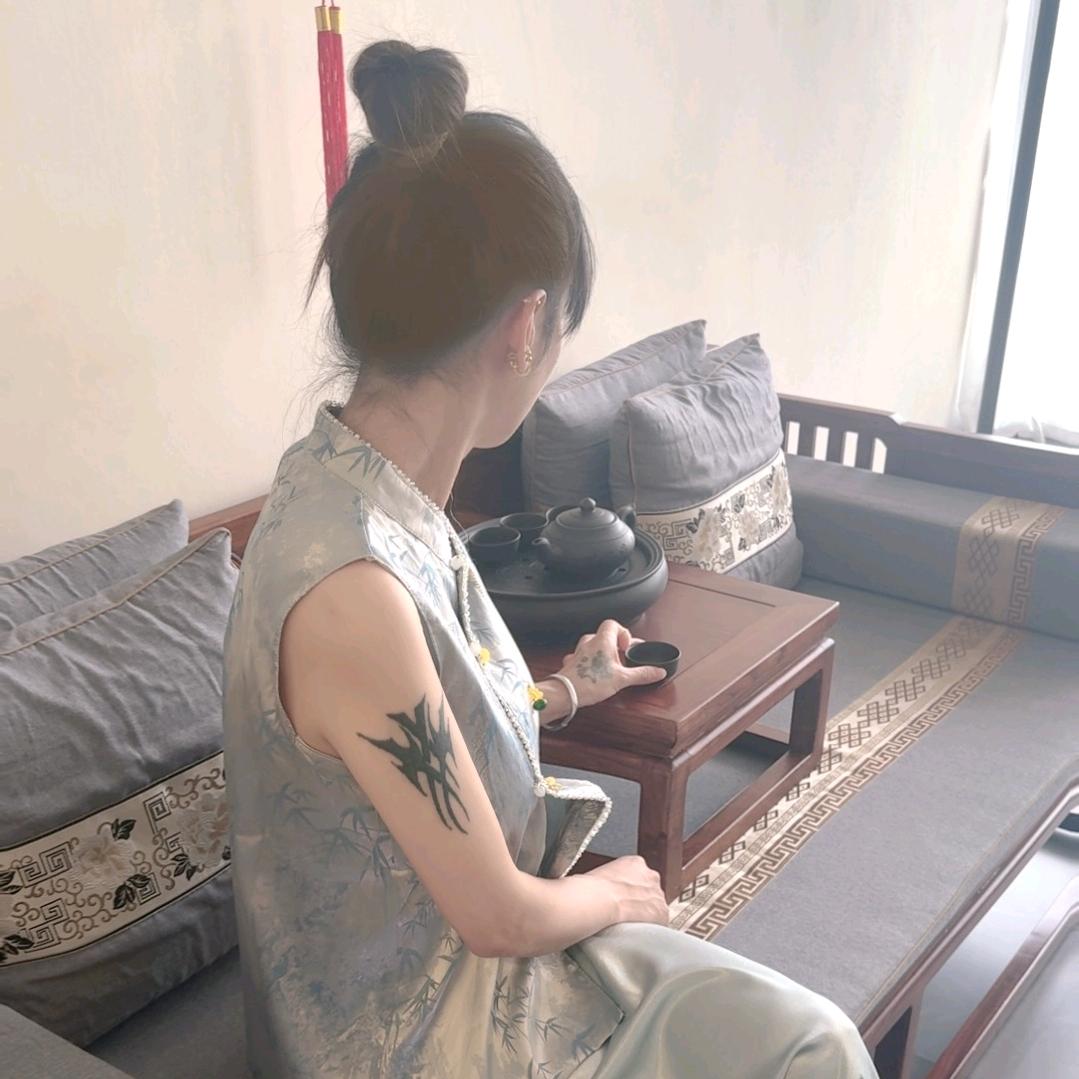 ღ᭄小人物