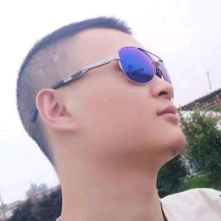 亿柯眼镜