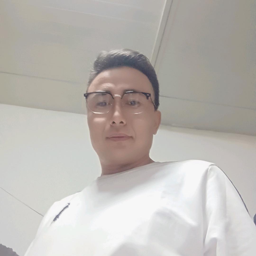 可爱的哥哥。