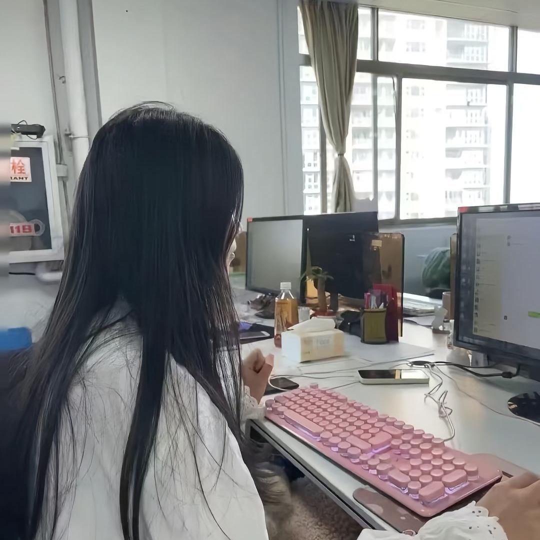 呐个谁～