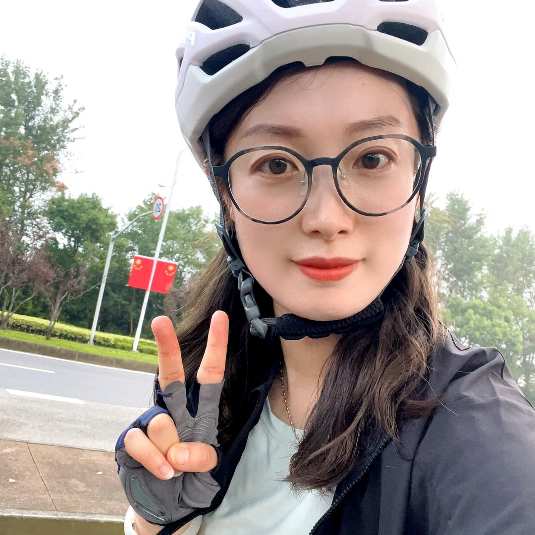 守岛邮政小姐姐