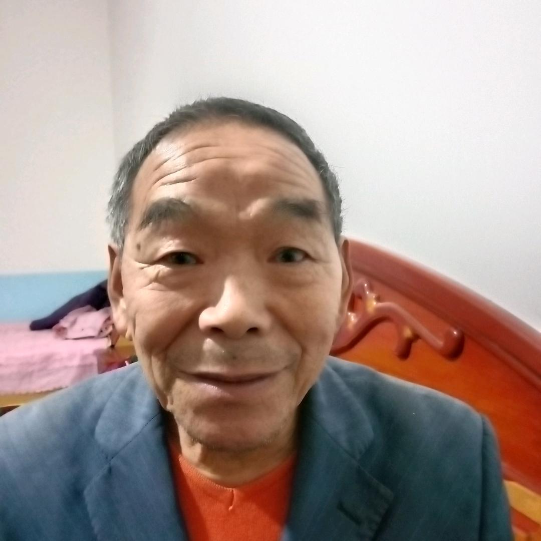 嗯