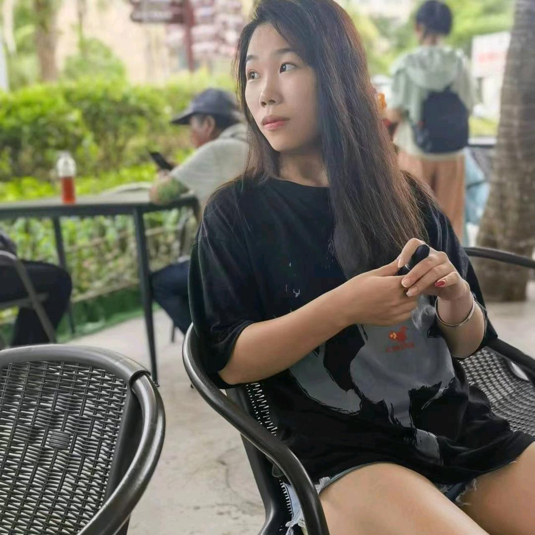 莹莹吖