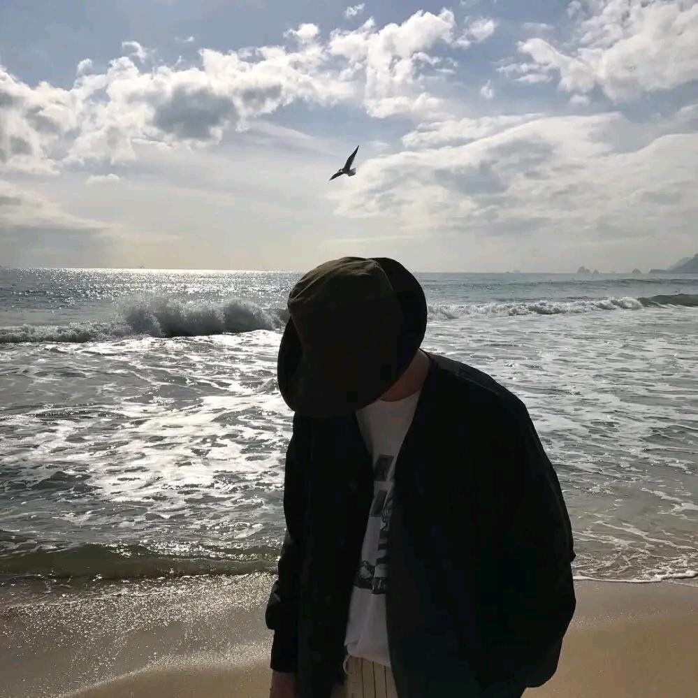 伟~