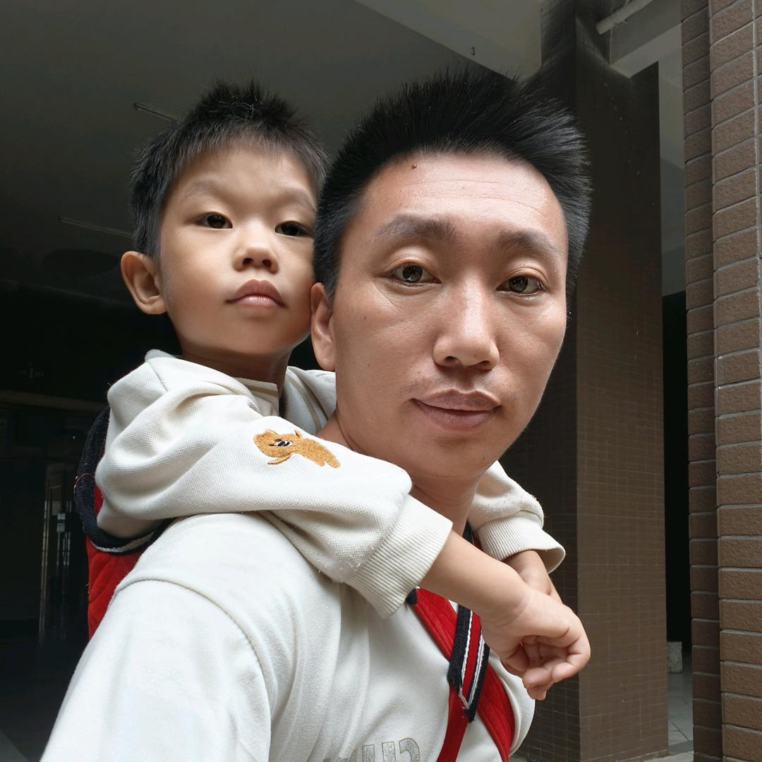 贵州宋翔（单亲爸爸）