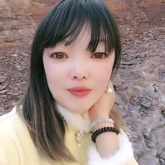 Ms.  KE     塔吊姐姐