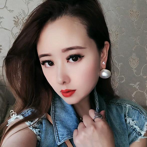 英子