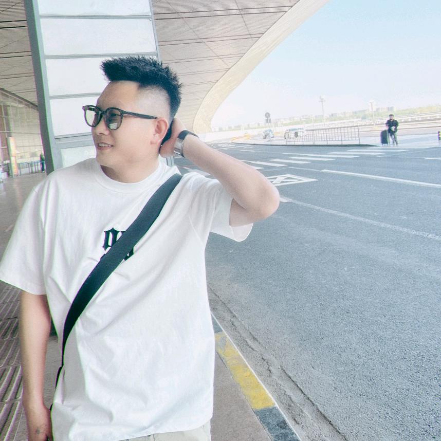 w请叫我小伟