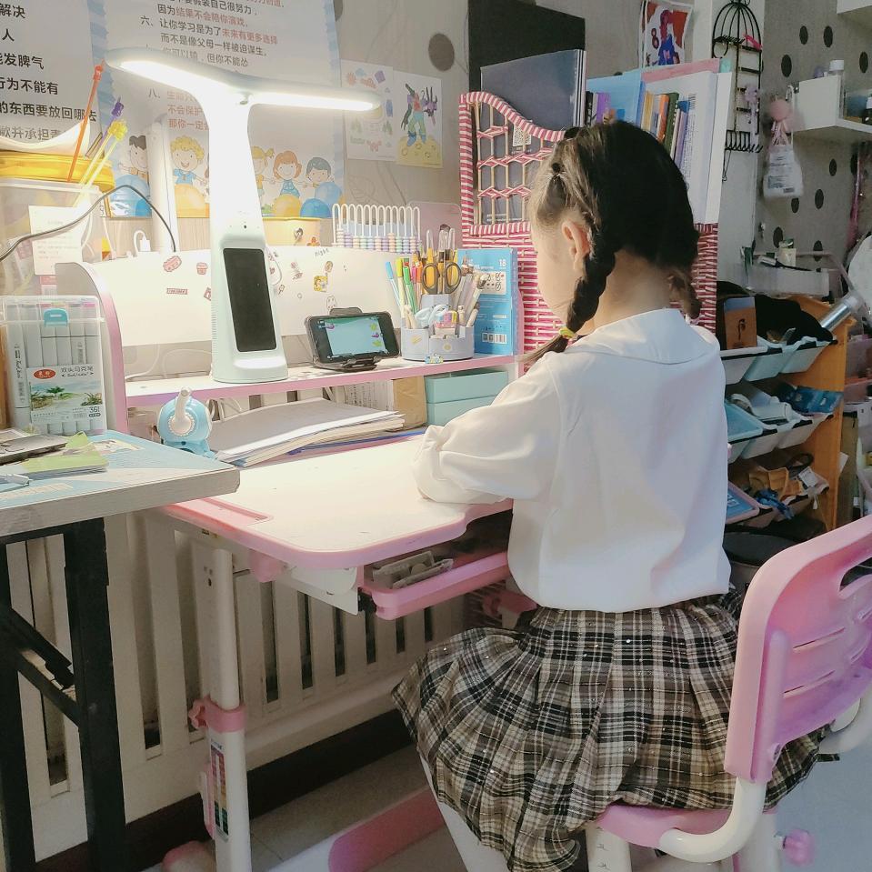 伊伊同学