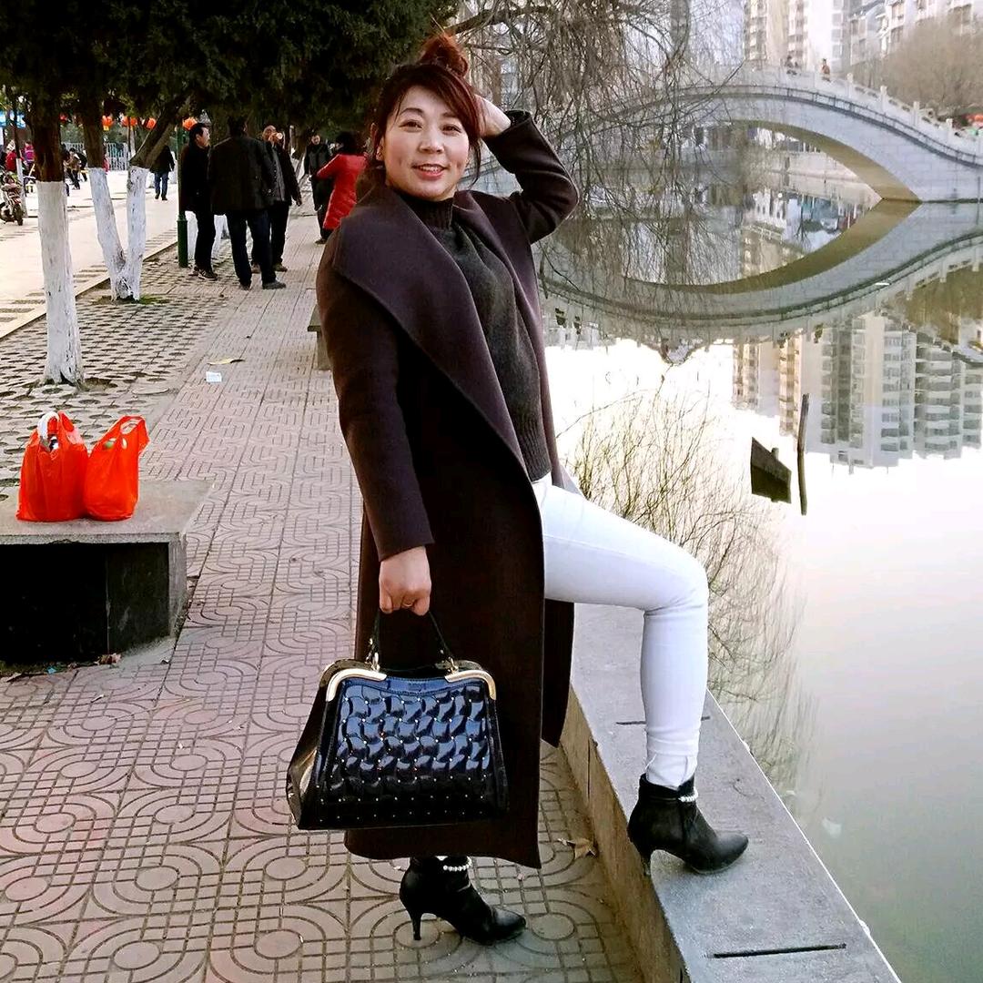 酒窝傻妮伴滴滴