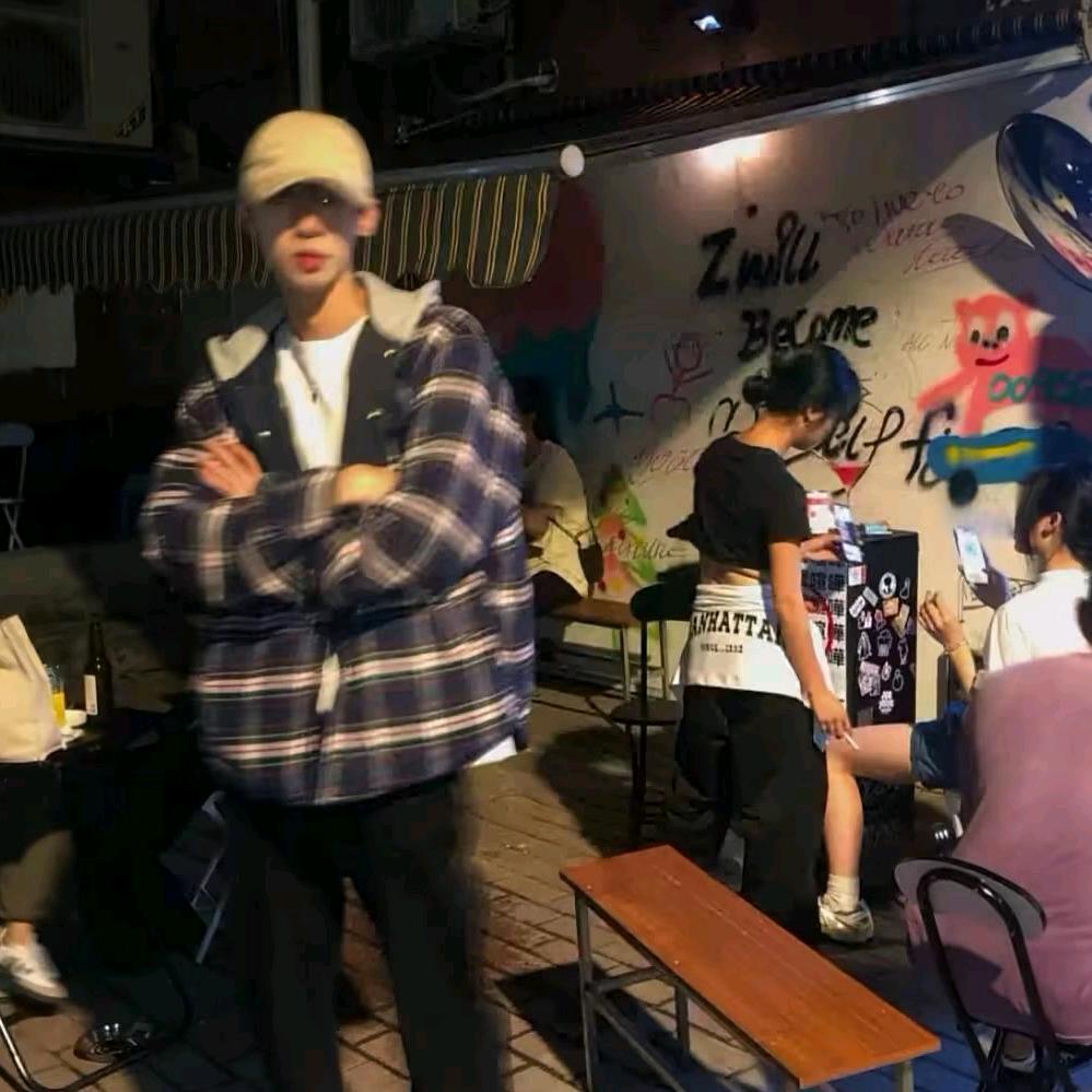 人丑嘴不甜没钱还没权