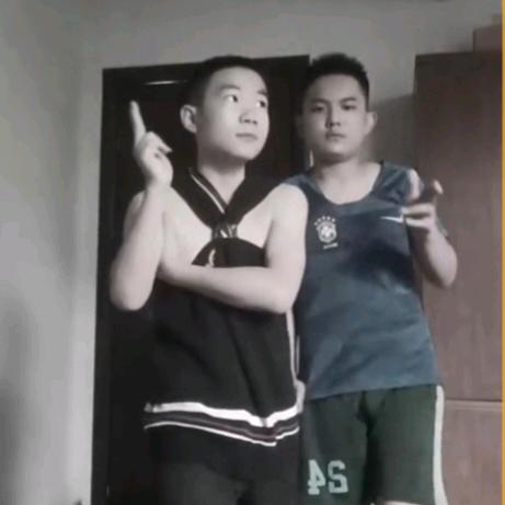 腋军