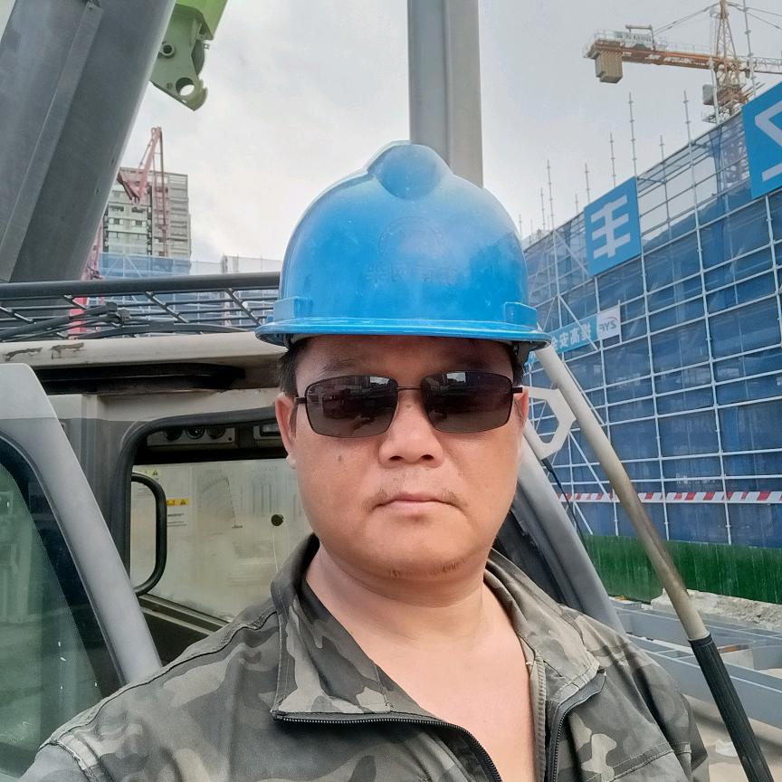 吊车出租：小谭