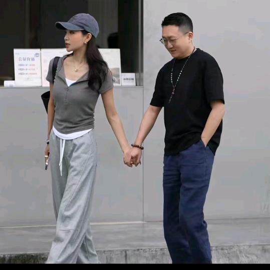 彤掌柜夫妇一春秋换季上新