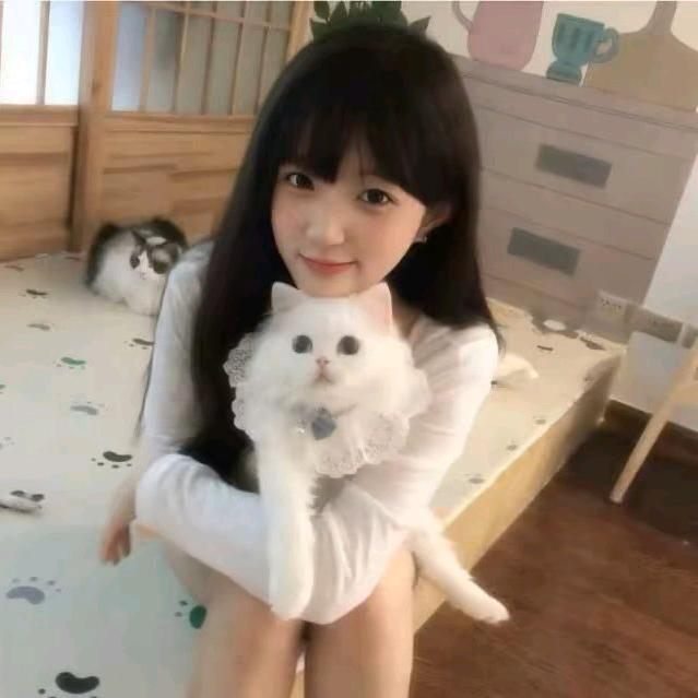 祁亦.