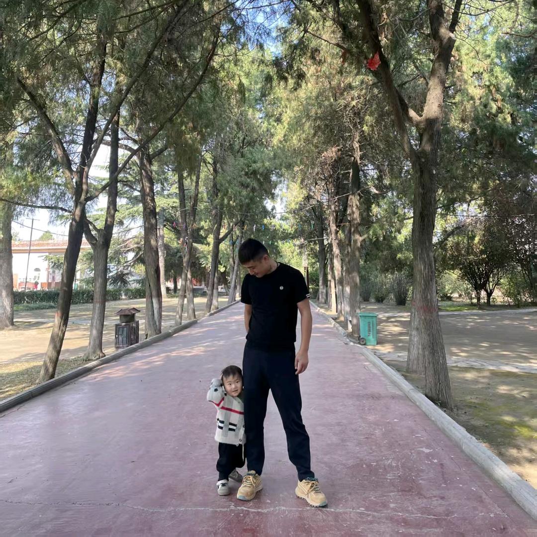 @小杰（佛系用品.窗帘.墙布.晾衣架，）