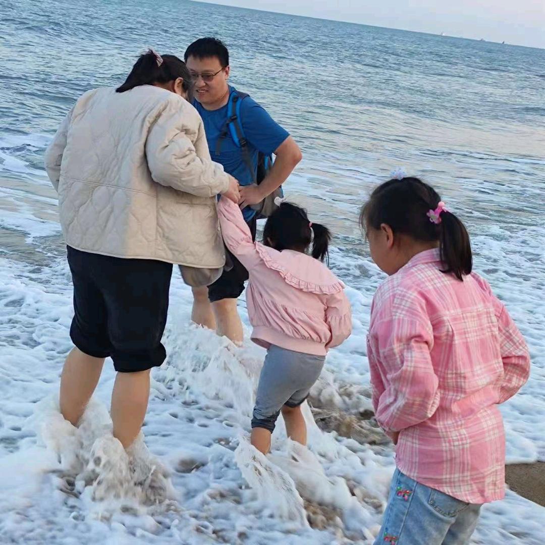 开心✧٩(ˊωˋ*)و✧曹