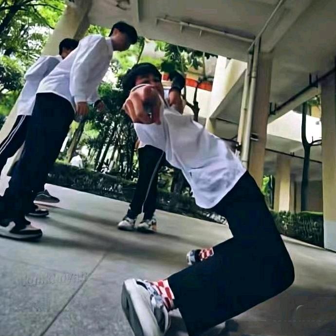 不是bushi
