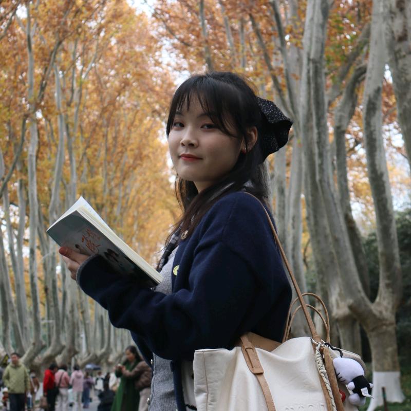 臣妾要告发熹贵妃私通，秽乱后宫，罪不容诛