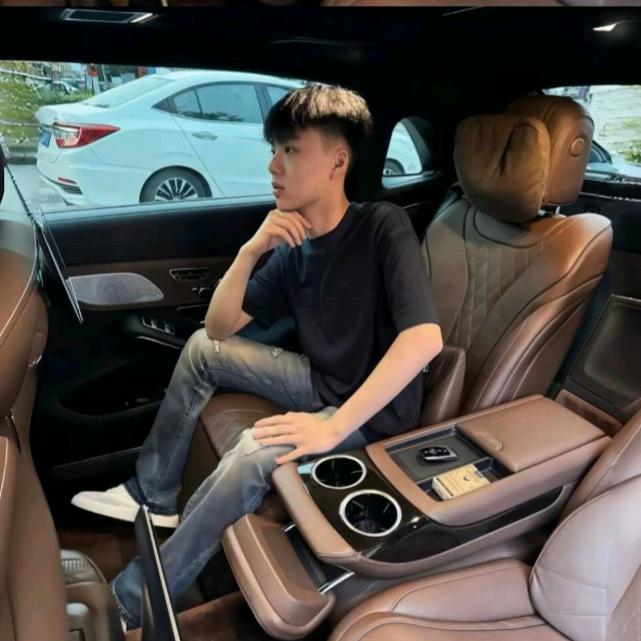 🚬 深情装酷哥࿐