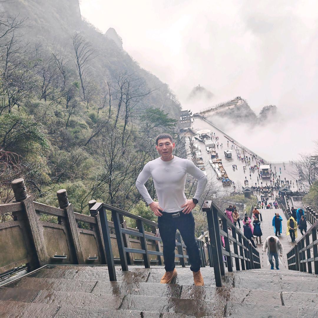 🇨🇳钢铁战士🏃💪🏍🏊🏻