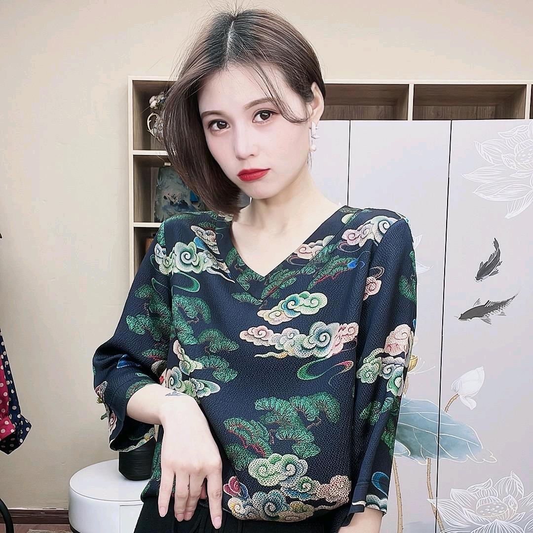 依依高定羊绒衫