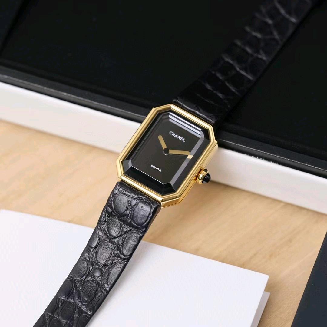 六妹妹(   ˊ ᵕ ˋ 💦)