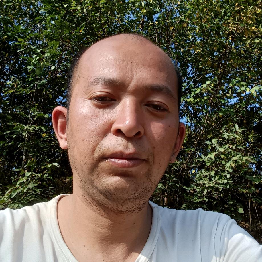 我叫：何瑞明：找女友结婚生孩子