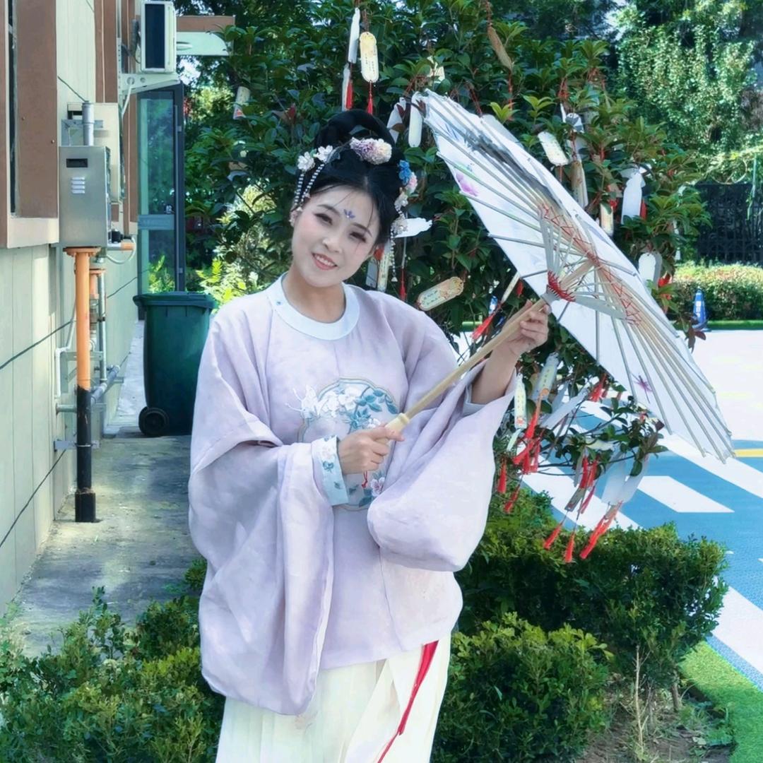 阿彩真菜吖
