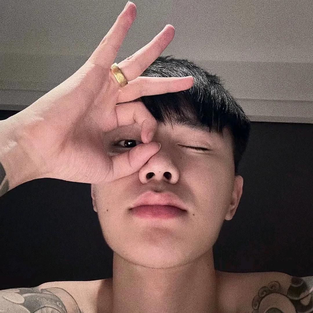 ¥