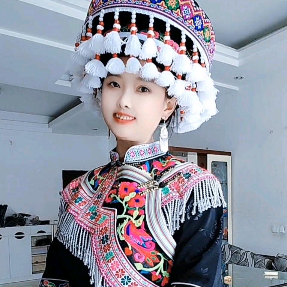 兴文九丝《苗衣绣》苗族服装店