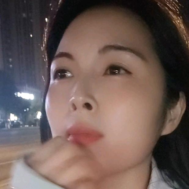 英子