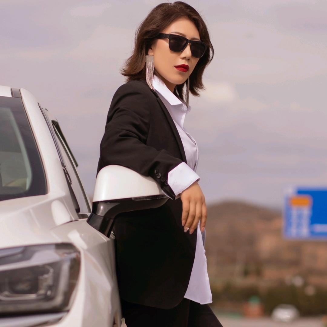 潇᭄ 潇᭄᭄ 笑᭄᭄ 了᭄