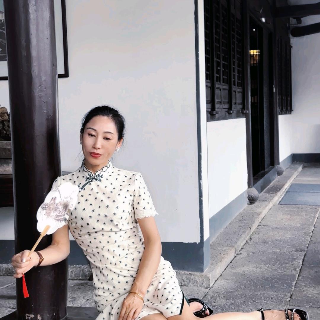 《人可》何💋️倩💃️💃️