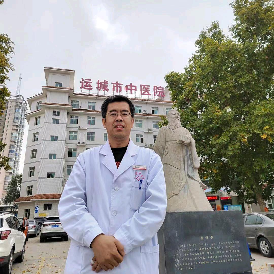 骨科医生吕战兵