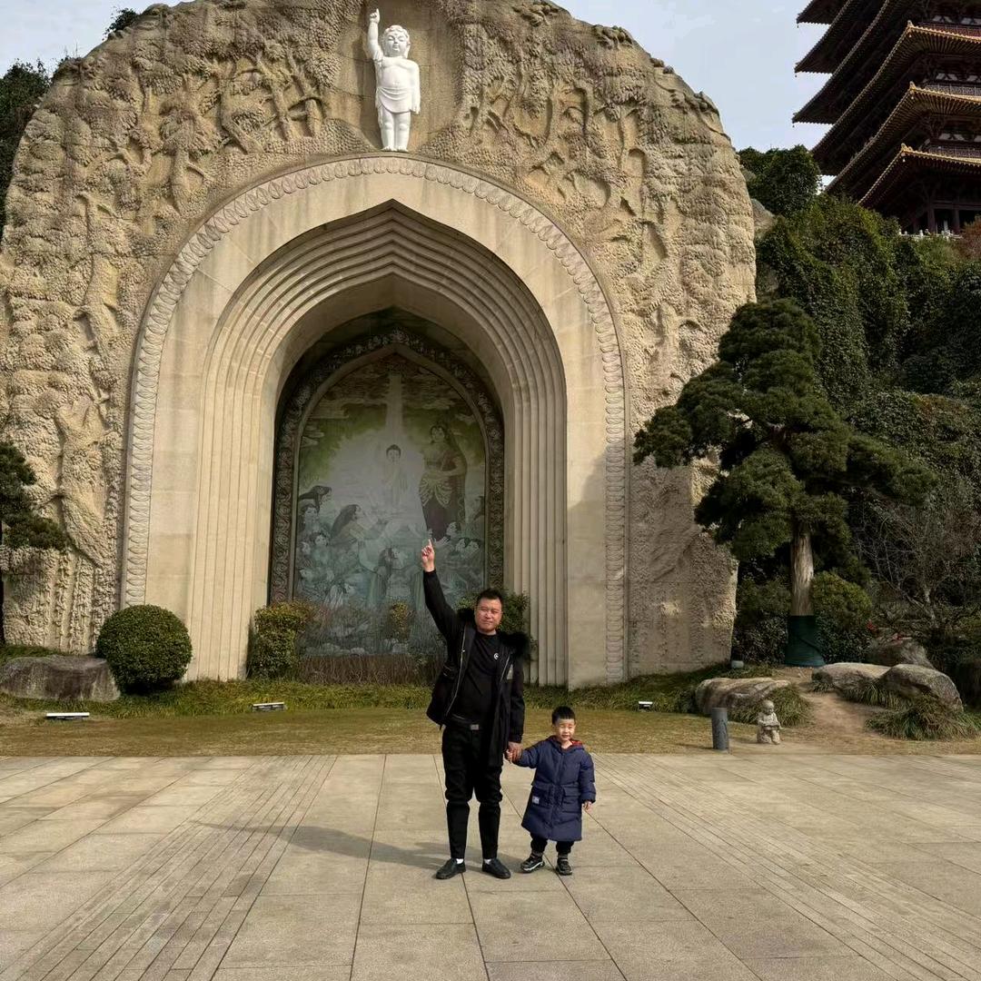张鸿铭