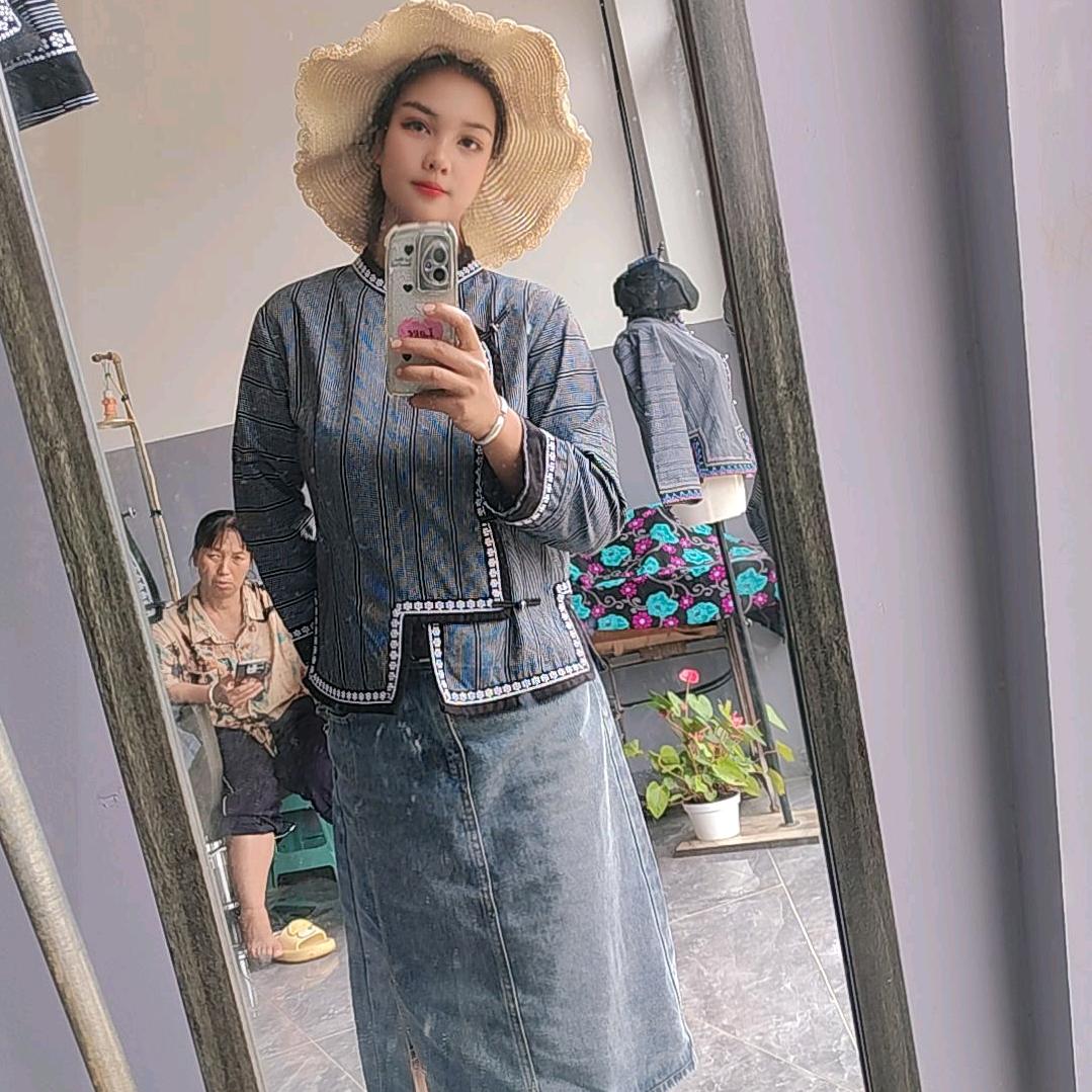 老挝女孩ກະຣຸນາໃສບ້